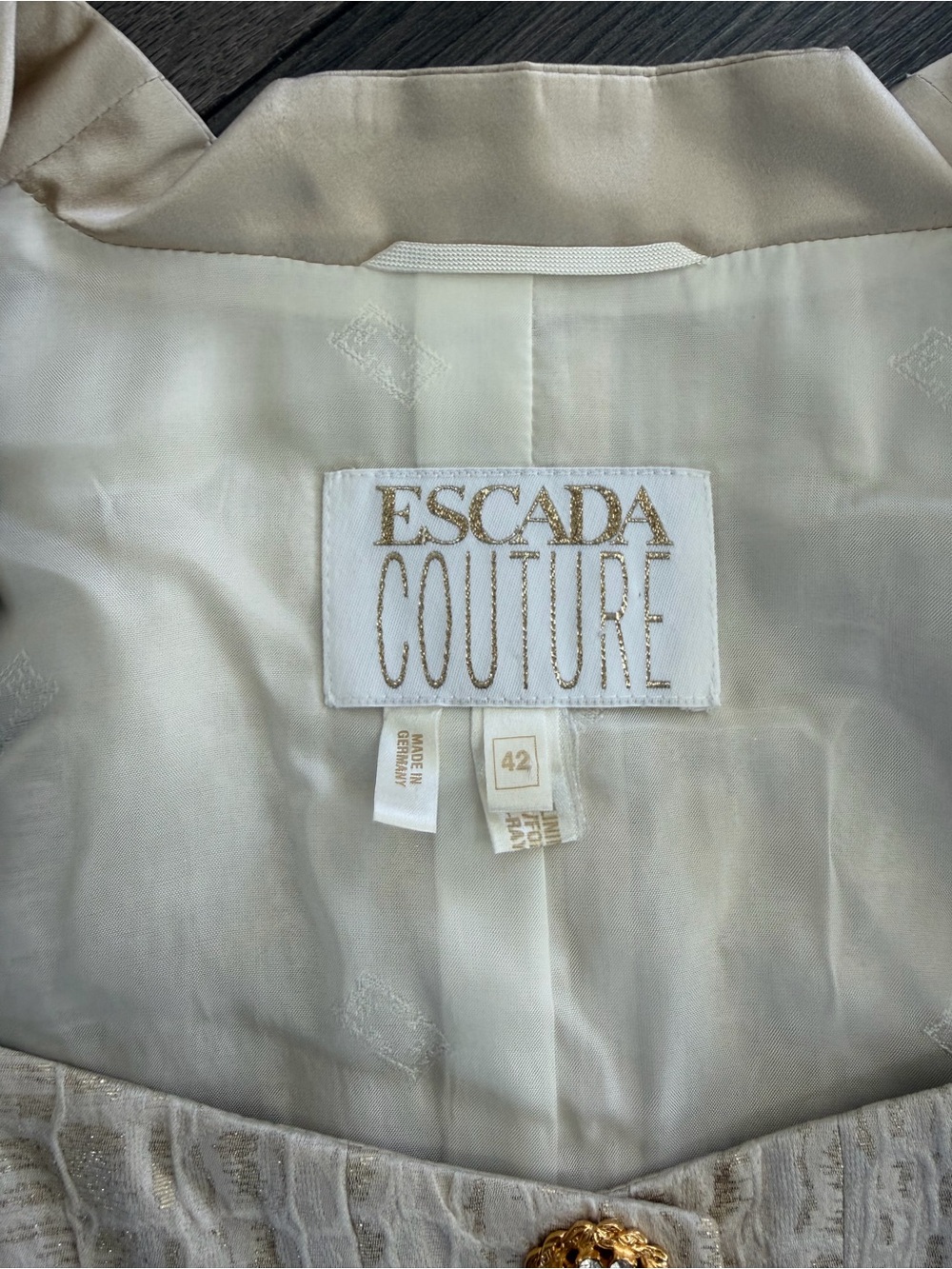 ESCADA cotour - Picture 5 of 10